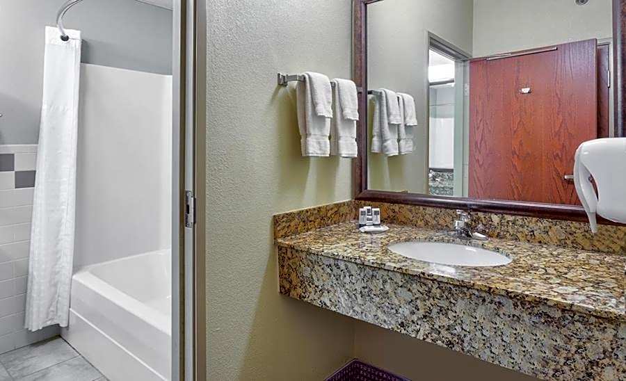 AmericInn by Wyndham Vidalia