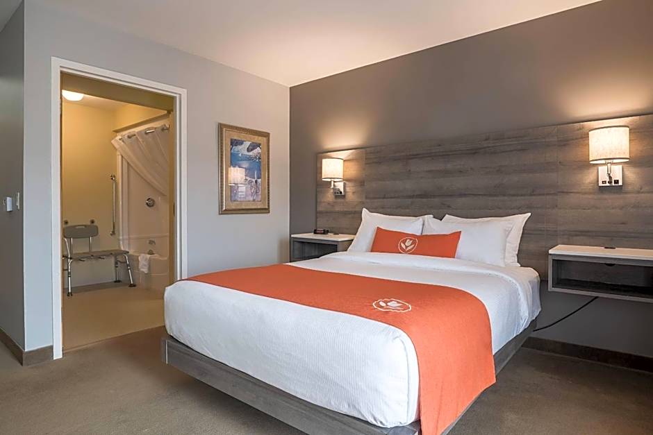 Amsterdam Inn & Suites, an Ascend Collection Hotel
