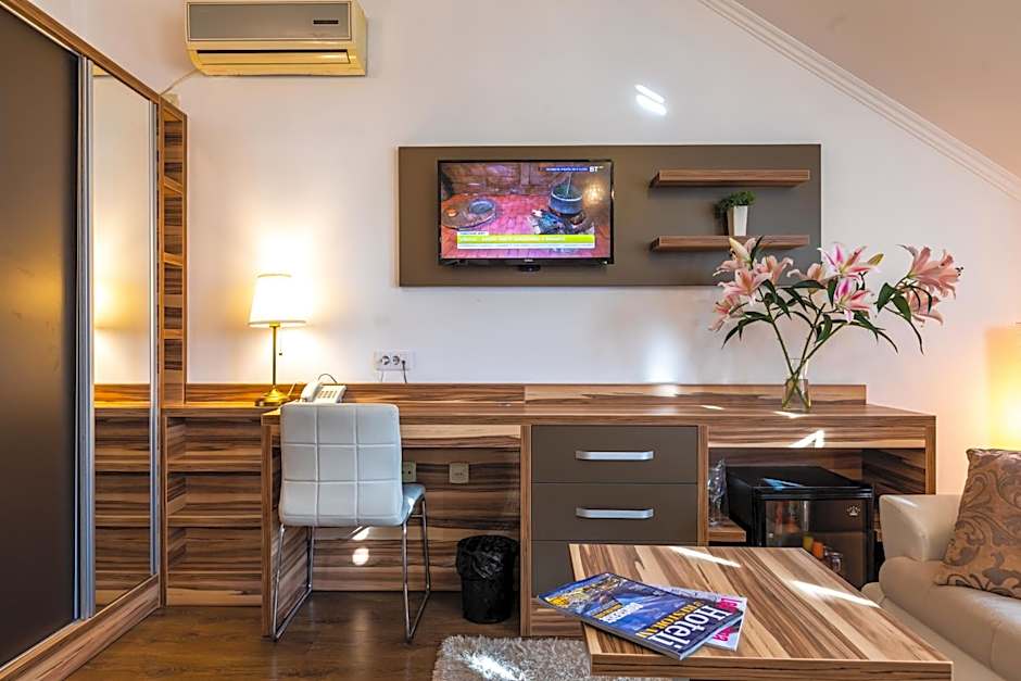 Garni Hotel Royal Crown