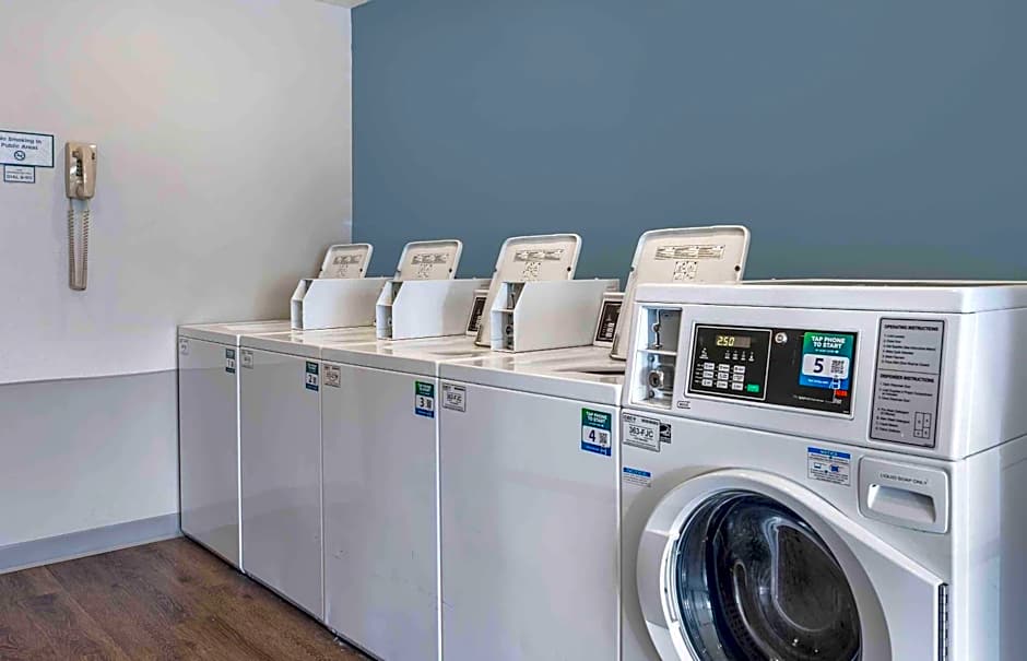 Extended Stay America Select Suites - Wichita - South