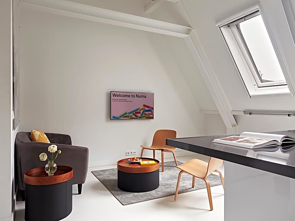 YAYS Amsterdam Salthouse Canal by Numa