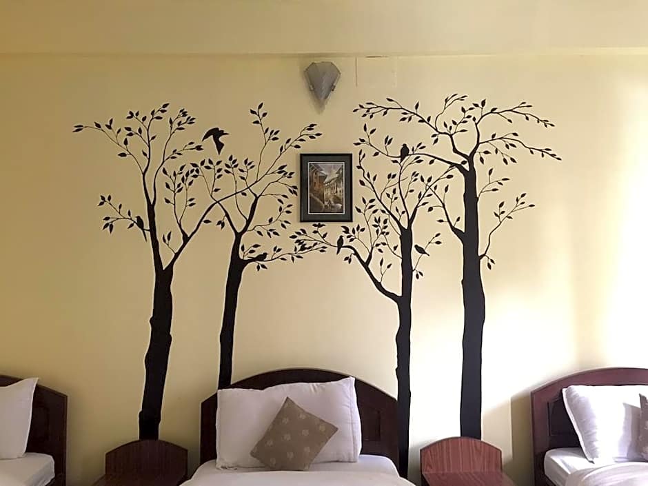 Hotel Crown Himalayas