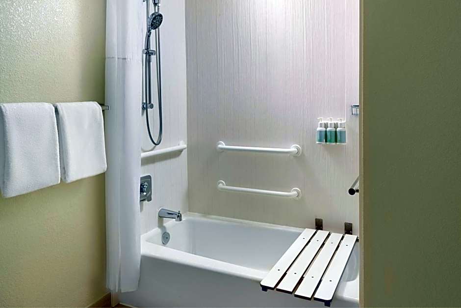 Courtyard By Marriott Detroit Dearborn