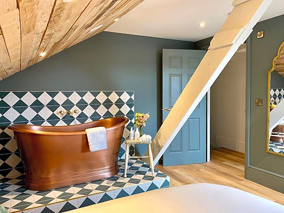 Railway House York by Chateau Anna