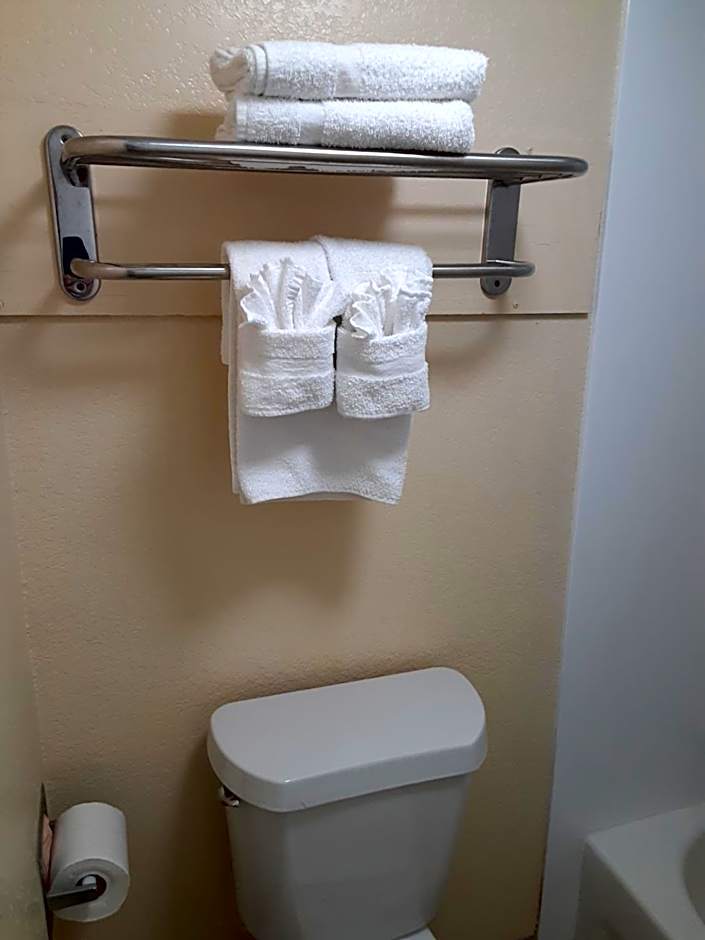Hole Inn the Wall Hotel - Sunset Plaza - Fort Walton Beach