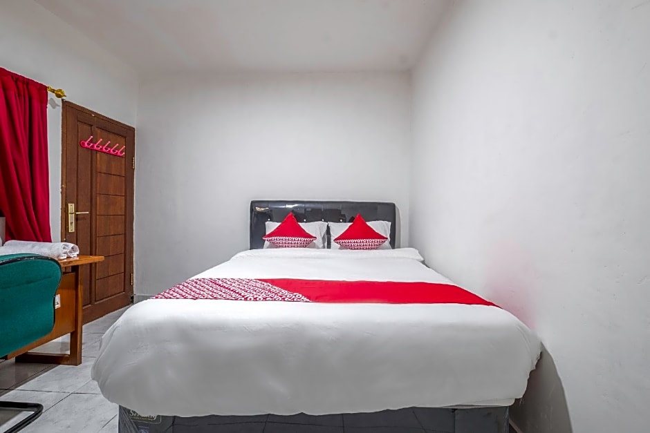 OYO Life 2391 Baladewa Residence Syariah