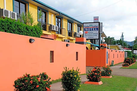 Cedar Lodge Motel