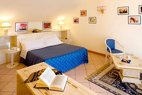 Junior Suite with Terrace and Sea View