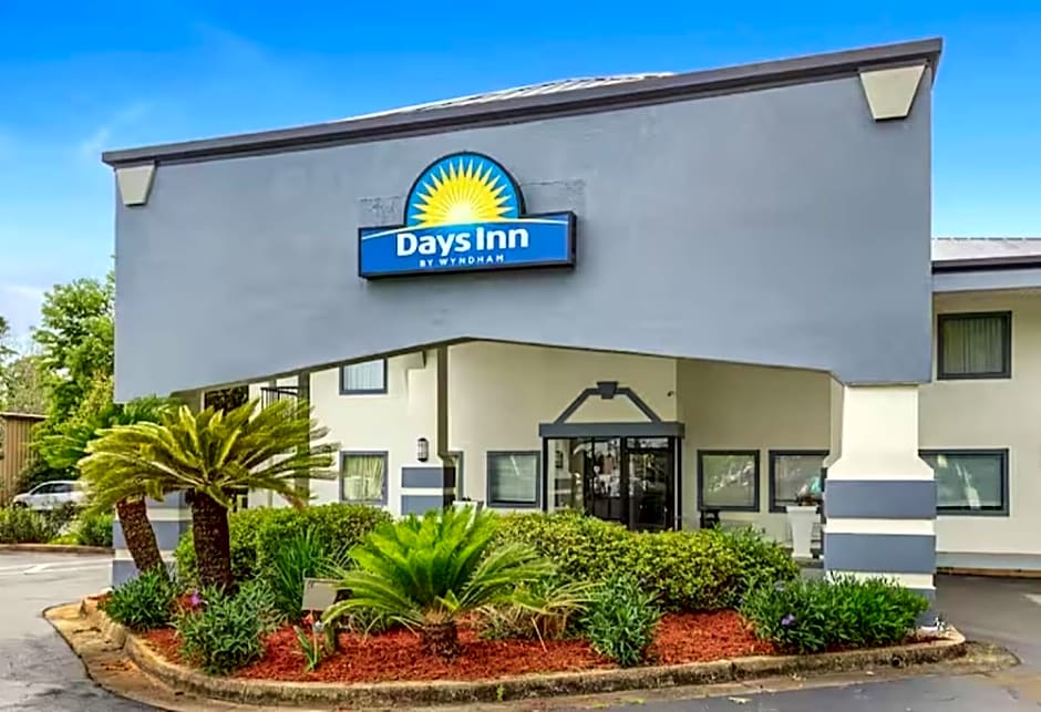 Days Inn by Wyndham Foley