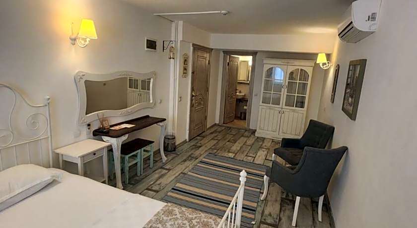 Tarcin Alacati Otel