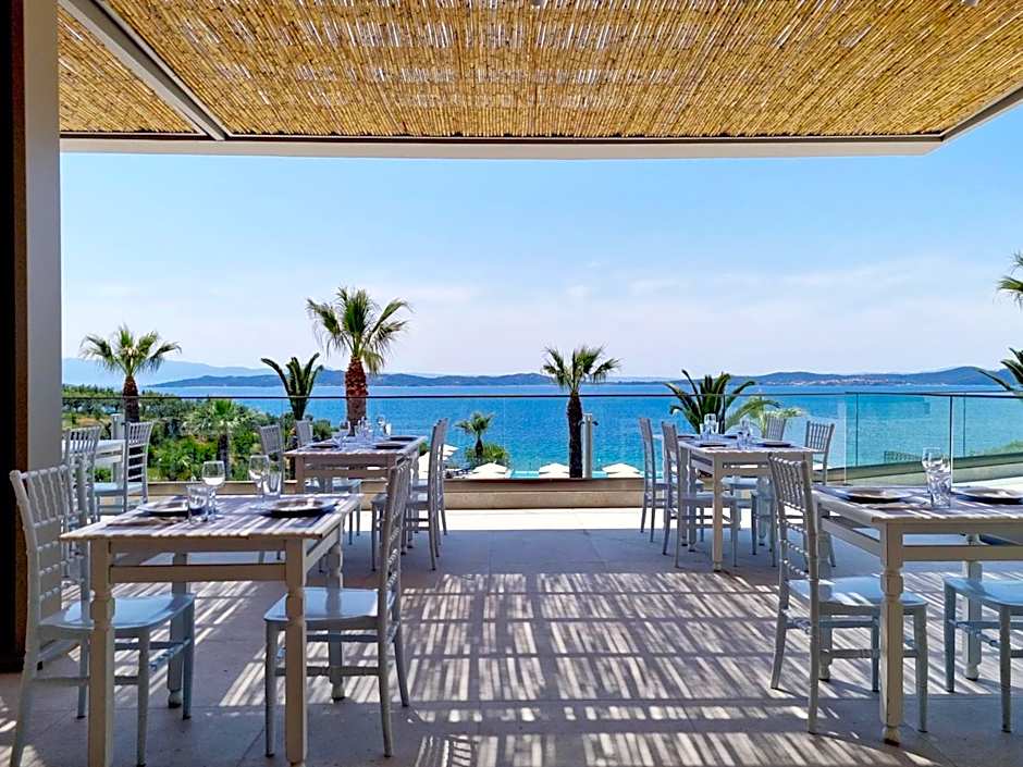 Akrathos Beach Hotel