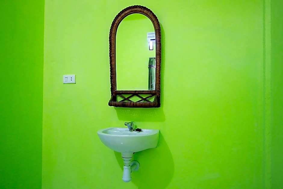 OYO 2585 Sherren Guest House