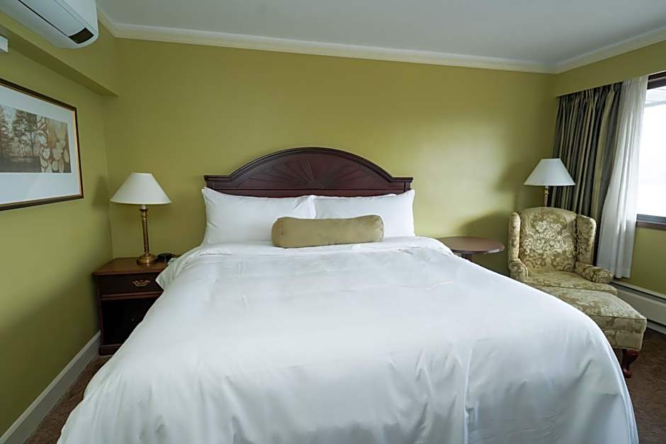 Crest Hotel