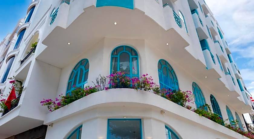 La Casa Hotel