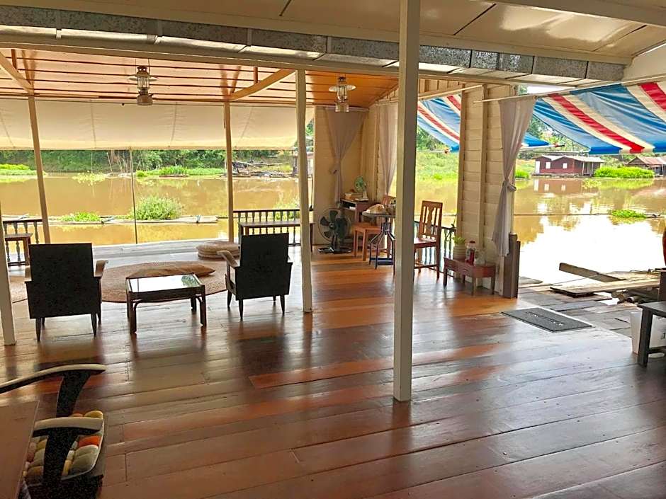 อยู่แพ PaeStay อุทัยธานี