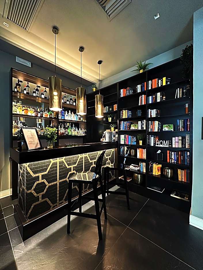Flom Boutique Hotel
