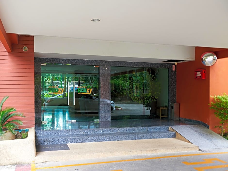 Phuket Ecozy Hotel