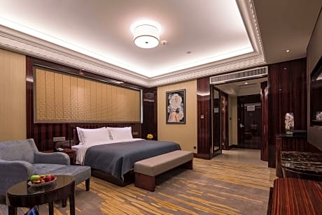 Premium King Room - Non-Smoking