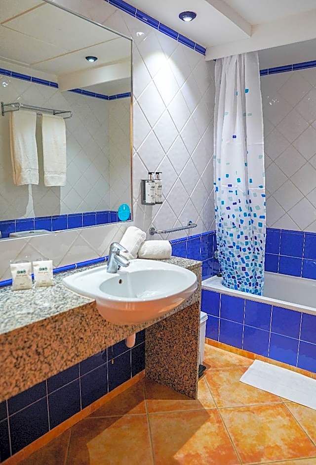 Azuline Hotel - Apartamento Rosamar