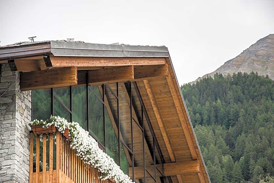 Grand Hotel Courmayeur Mont Blanc, by R Collection Hotels