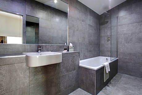 Accessible - 1 Double, Non-Smoking, Disabled Adapted Room