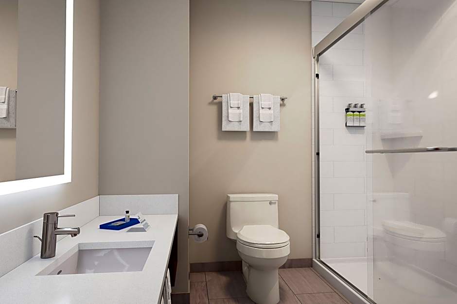 Photo 1 of 1 of 1 King Bed, Mobility Accessible, Roll in Shower