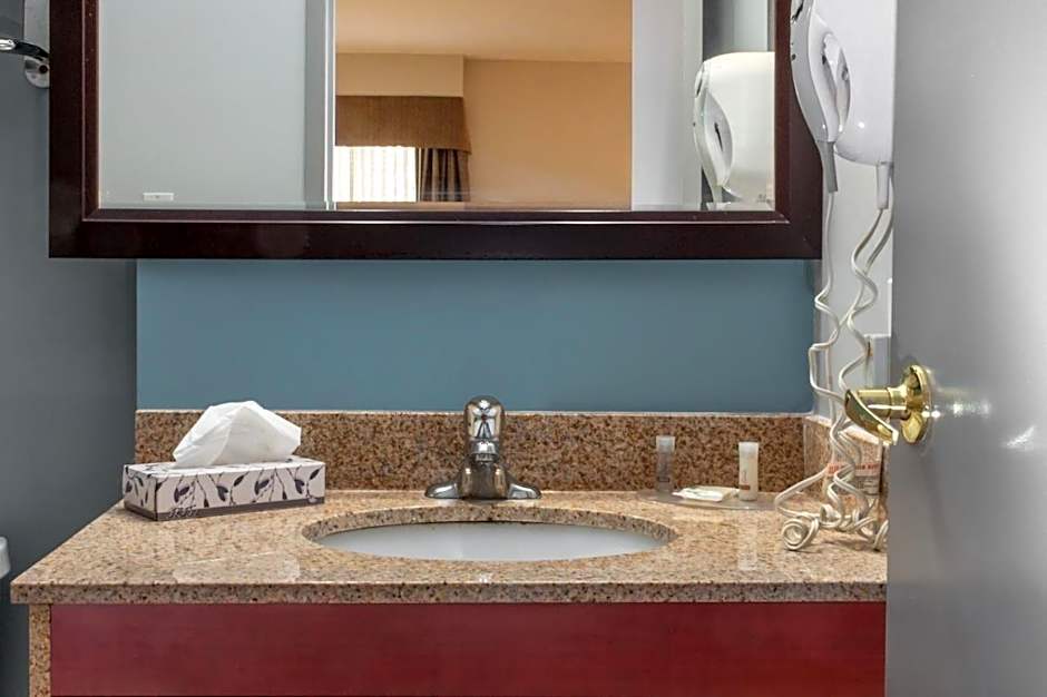 Signature Stay Inn and Suites