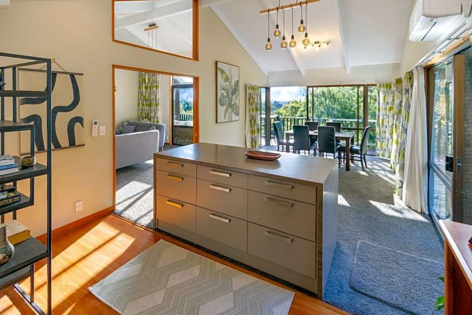 Sherwood Lodge 4-Bedroom Holiday Home with Spectacular Views