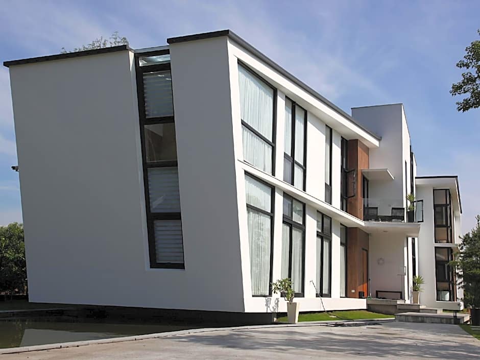 Aura Villa