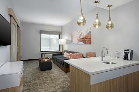 One-Bedroom King Suite with Roll-In Shower and Trundle Sofa - Mobility Access/Hearing Accessible