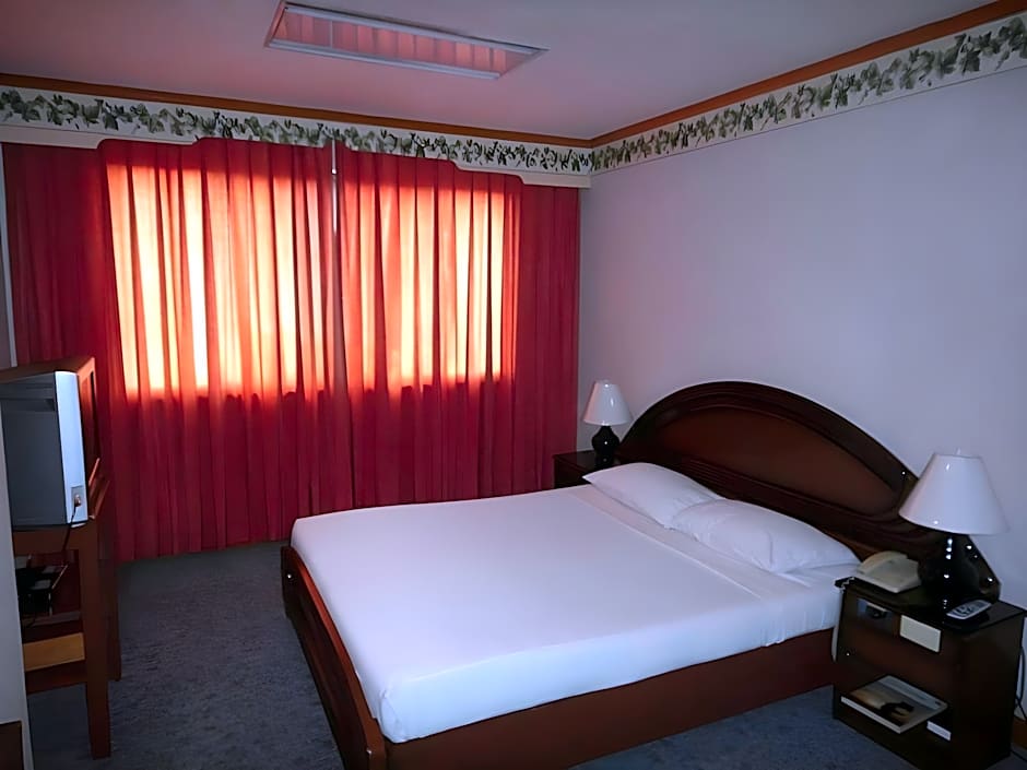 Holiday Plaza Hotel Cebu