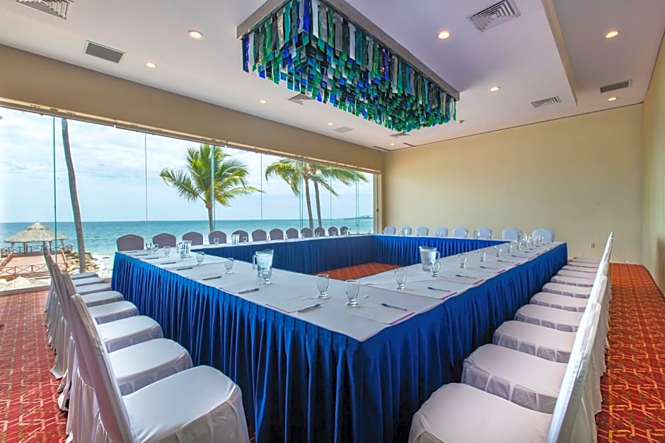 Crown Paradise Club Puerto Vallarta All Inclusive