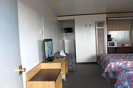 Raval Paradise Motel and RV Park