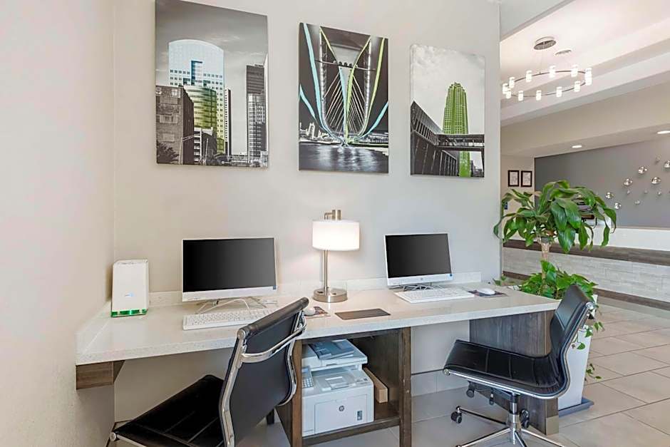 Best Western Plus Des Moines West Inn And Suites