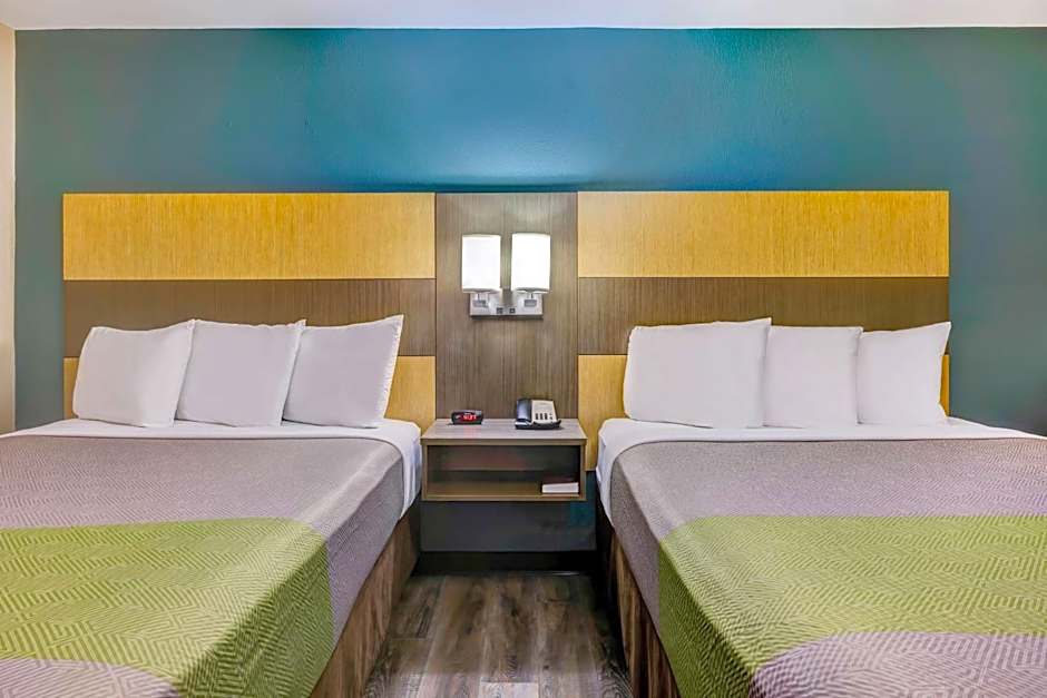 Studio 6 Lenexa - Overland Park