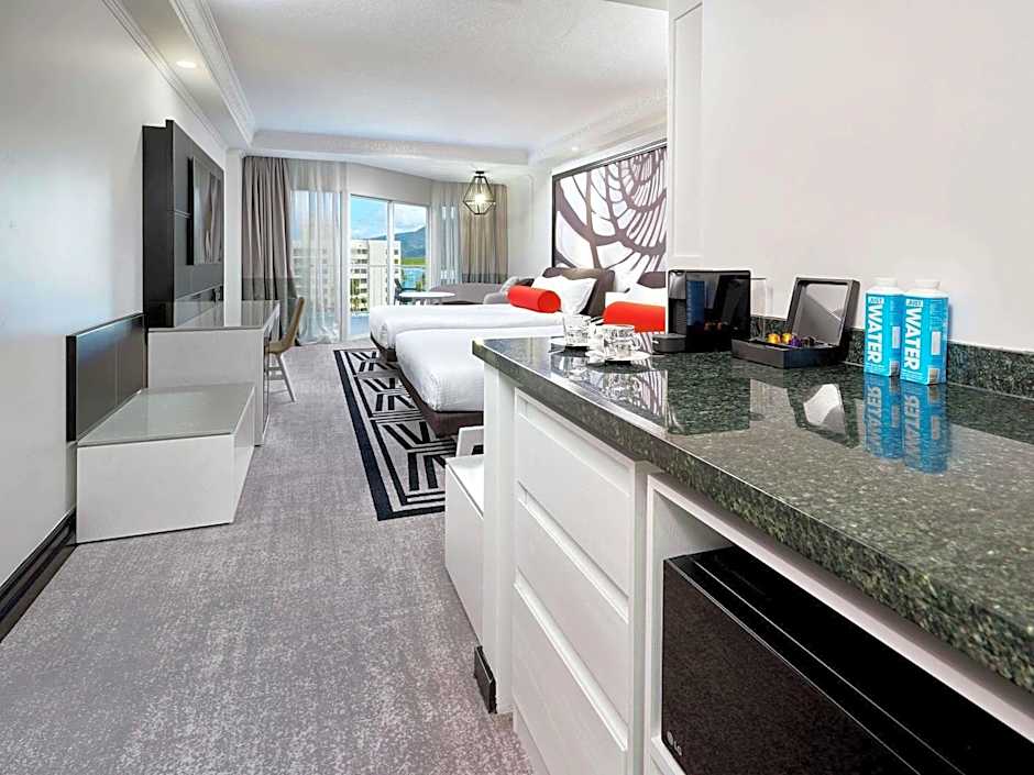 Pullman Cairns International