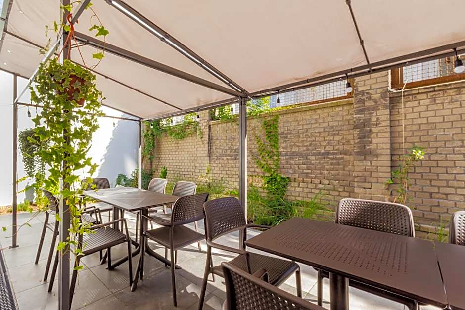 Noclegi Stadion Bed & Breakfast