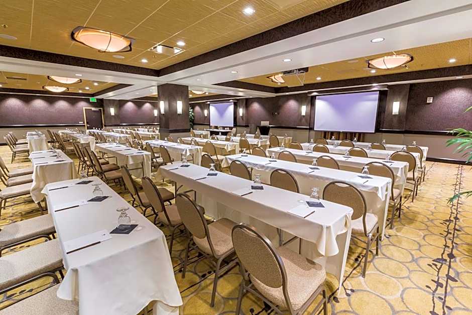 The Strathallan - A DoubleTree By Hilton