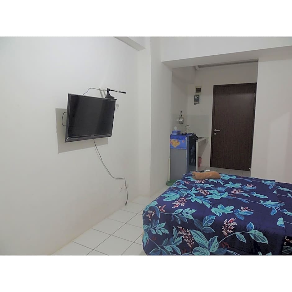 Reva Room on Gunung Putri Square Apartment