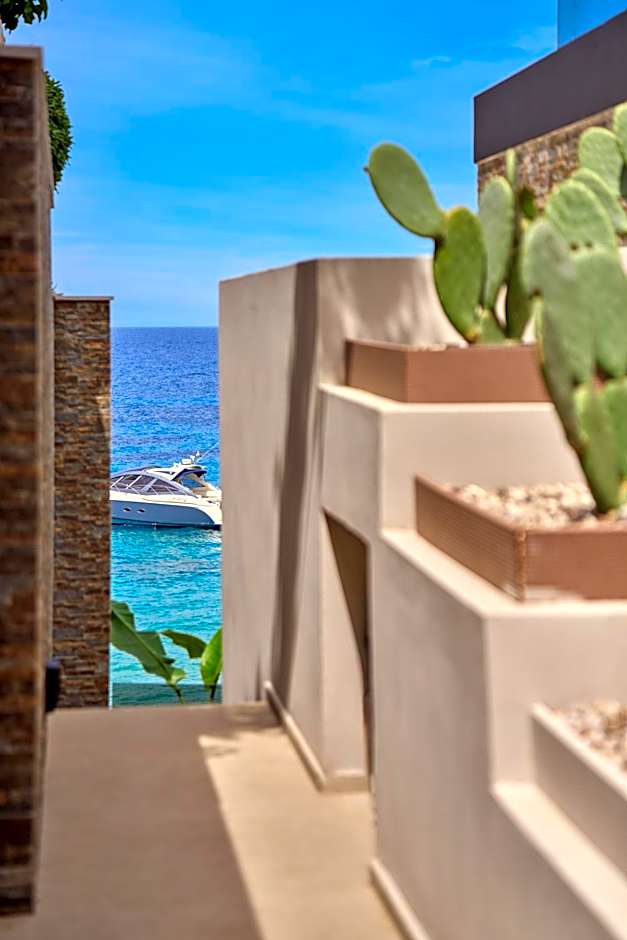 SEA ZANTE Luxury Beachfront Retreat