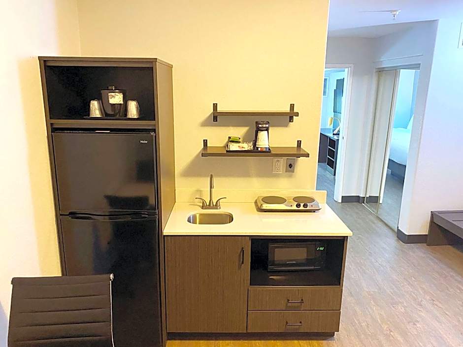 Hawthorn Extended Stay by Wyndham Hobbs