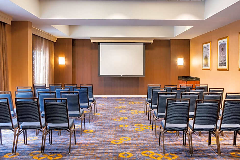 Courtyard by Marriott Bloomington