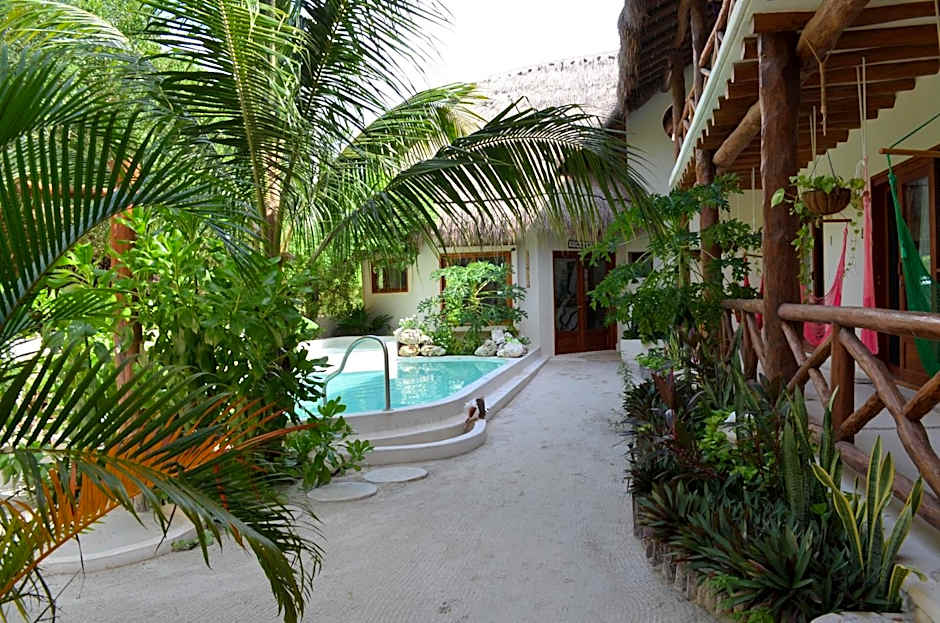 Casa Iguana Holbox - Beachfront Hotel