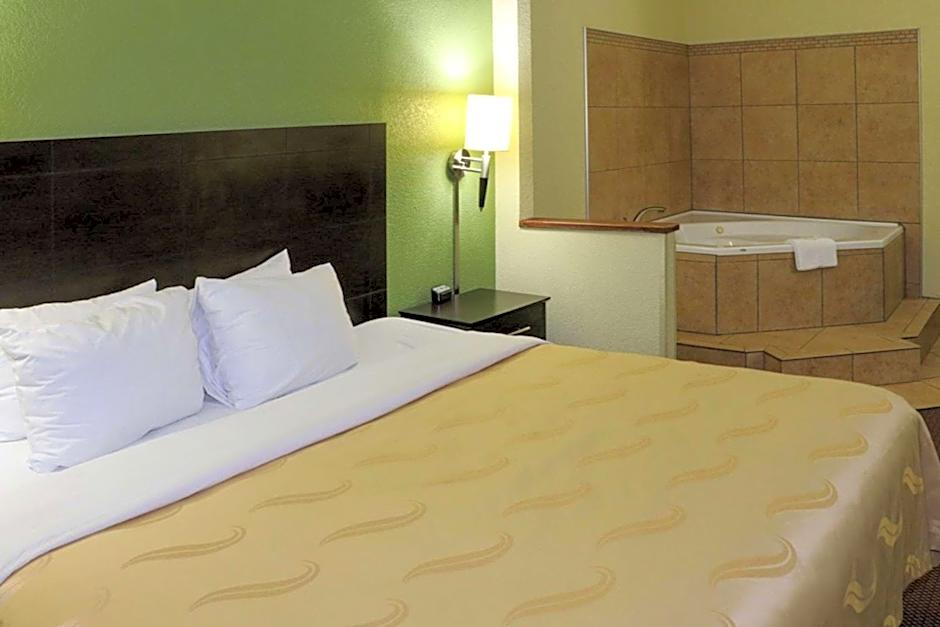 Quality Inn East Evansville