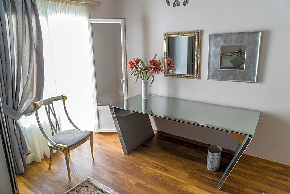 Le Bijou Luxury Rooms & Suites