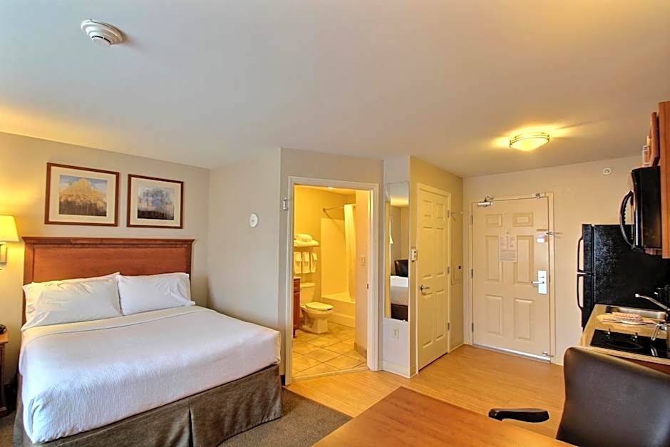 Candlewood Suites Milwaukee Airport - Oak Creek By IHG