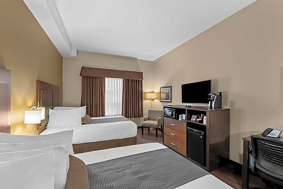 Best Western Plus Lacombe Inn & Suites