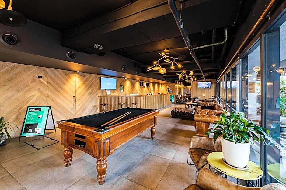 Bunk Surfers Paradise 18-35 Backpacker Hostel