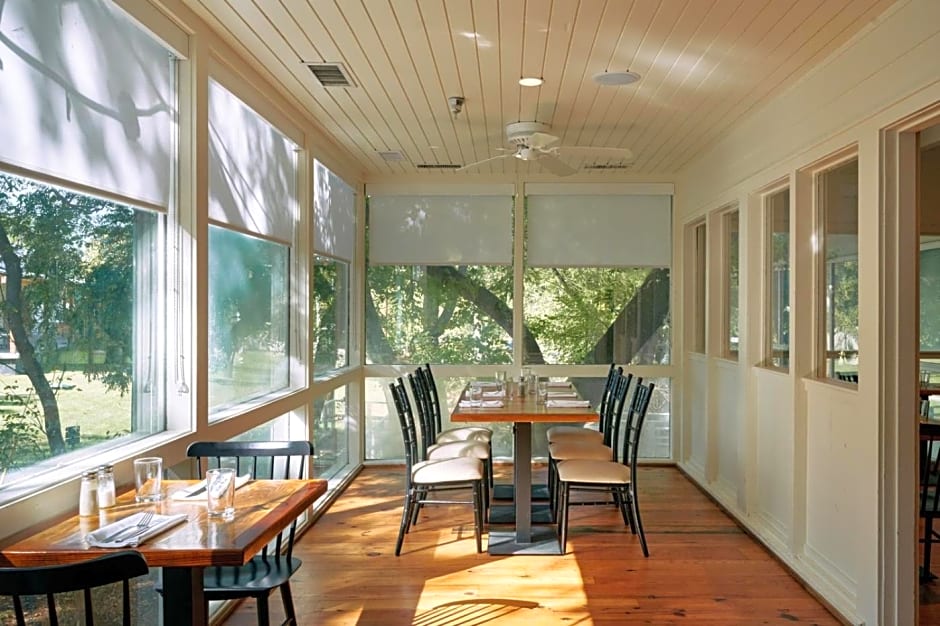Stagecoach Inn