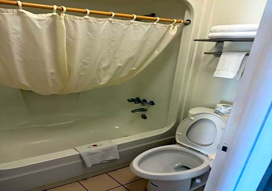 Motel 6-Clarksville, TN